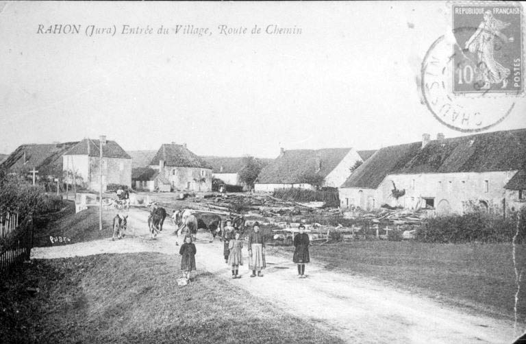 Rahon (Jura). Entrée du Village, Route de Chemin. © Laurent  Poupard (reproduction) / Région Bourgogne-Franche-Comté, Inventaire du patrimoine - 1988