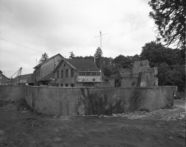 Vestiges de l'atelier de fabrication en 1988. © Yves Sancey / Région Bourgogne-Franche-Comté, Inventaire du patrimoine - 1988