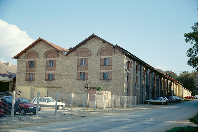 Atelier de fabrication (A), vu de l'ouest. © Laurent Poupard / Région Bourgogne-Franche-Comté, Inventaire du patrimoine - 1989