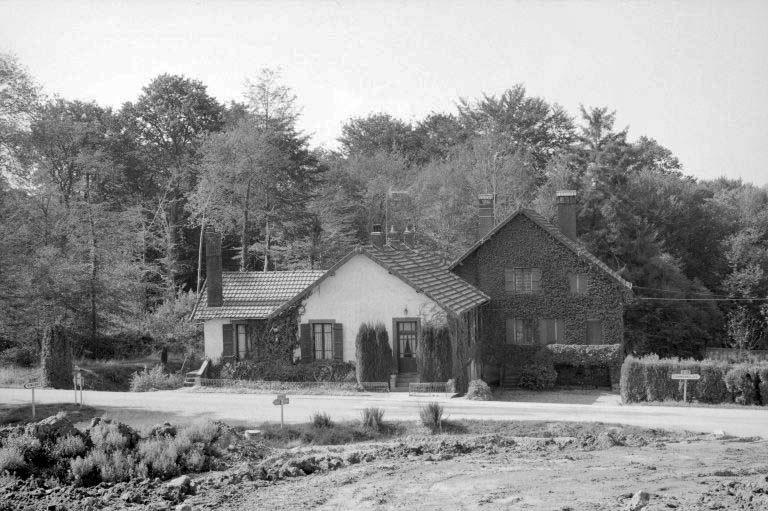 Logement d'ouvriers (Q, Q'), vu de l'est. © Laurent Poupard / Région Bourgogne-Franche-Comté, Inventaire du patrimoine - 1989