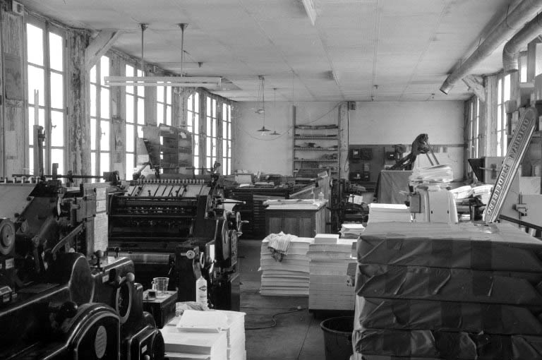 Pièce de séchage, rez-de-chaussée : intérieur de l'imprimerie. © Laurent Poupard / Région Bourgogne-Franche-Comté, Inventaire du patrimoine - 1989