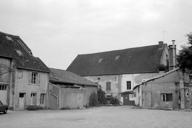 Ateliers de fabrication (H, J) et hangar. © Laurent Poupard / Région Bourgogne-Franche-Comté, Inventaire du patrimoine - 1989