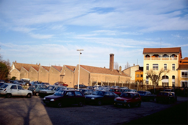 Vue d'ensemble, depuis l'ouest. © Laurent Poupard / Région Bourgogne-Franche-Comté, Inventaire du patrimoine - 1989