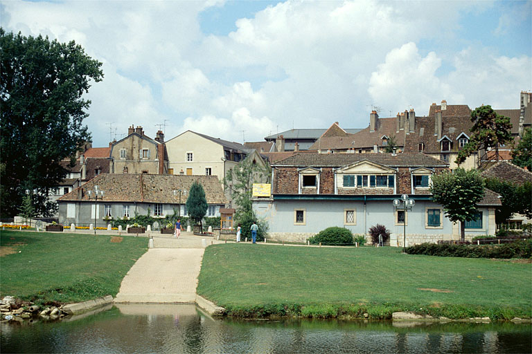 Bureau et logement d'ouvriers (H), depuis l'est. © Laurent Poupard / Région Bourgogne-Franche-Comté, Inventaire du patrimoine - 1989