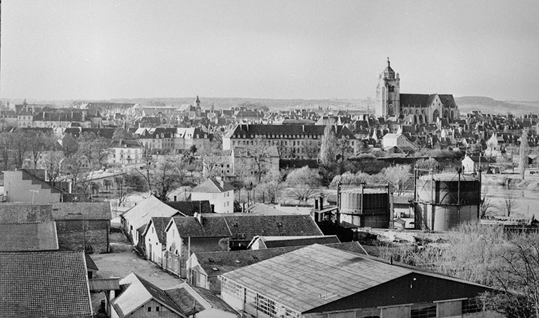Vue d'ensemble depuis le sud, entre 1967 et 1971. © Jérôme  Mongreville (reproduction) / Région Bourgogne-Franche-Comté, Inventaire du patrimoine - 1989