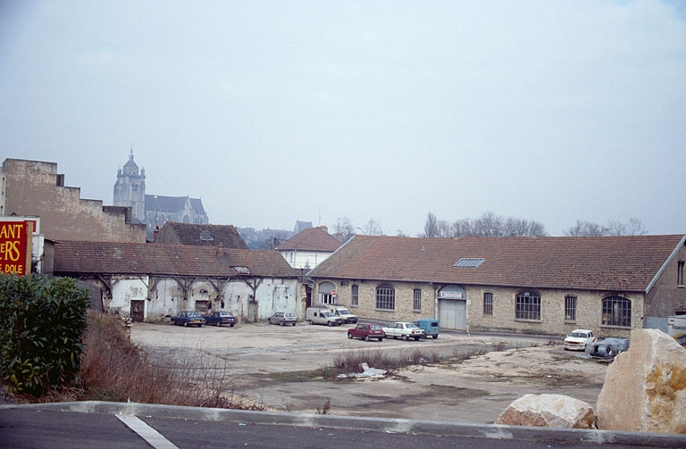Vue d'ensemble depuis le sud-ouest en 1989. © Laurent Poupard / Région Bourgogne-Franche-Comté, Inventaire du patrimoine - 1989