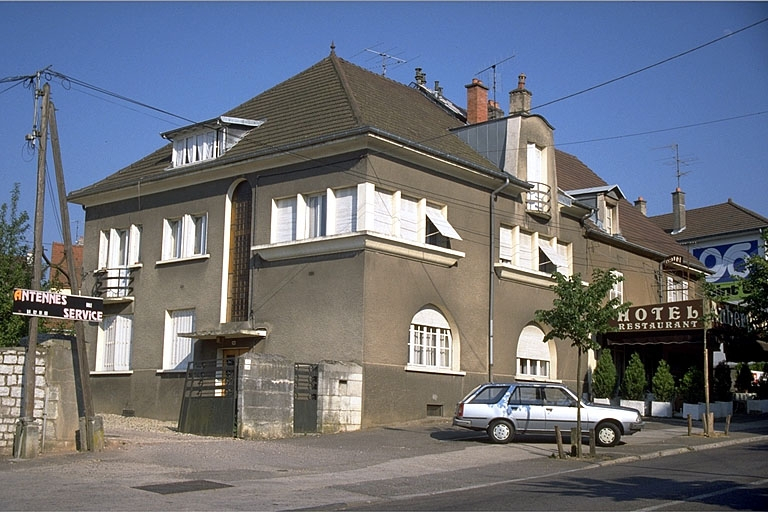 Logement patronal, vu depuis l'avenue. © Laurent Poupard / Région Bourgogne-Franche-Comté, Inventaire du patrimoine - 1989