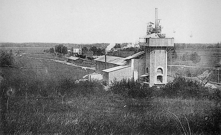 Champvans (Jura) - Fours à chaux et Gare. © Laurent  Poupard (reproduction) / Région Bourgogne-Franche-Comté, Inventaire du patrimoine - 1989 Champvans (Jura) - Fours à chaux et Gare. © Laurent  Poupard (reproduction) / Région Bourgogne-Franche-Comté, Inventaire du patrimoine - 1989