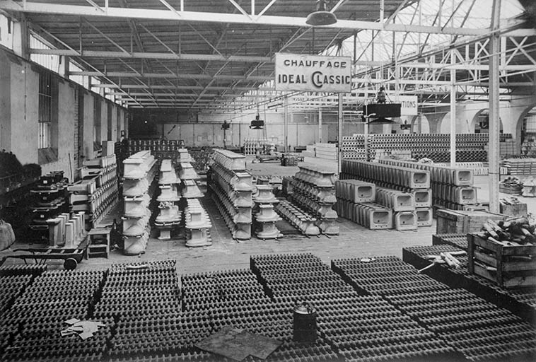 Magasin d'expédition. © Laurent  Poupard (reproduction) / Région Bourgogne-Franche-Comté, Inventaire du patrimoine - 1989 Magasin d'expédition. © Laurent  Poupard (reproduction) / Région Bourgogne-Franche-Comté, Inventaire du patrimoine - 1989