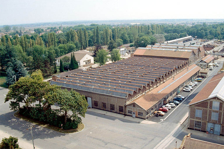 Ateliers de réparation vus depuis le haut de la soudière. © Yves Sancey / Région Bourgogne-Franche-Comté, Inventaire du patrimoine - 1989 Ateliers de réparation vus depuis le haut de la soudière. © Yves Sancey / Région Bourgogne-Franche-Comté, Inventaire du patrimoine - 1989