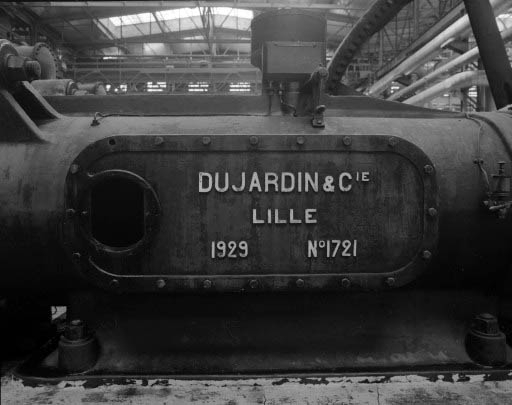 Soudière, salle des machines : plaque de constructeur de la pompe n° 2. © Yves Sancey / Région Bourgogne-Franche-Comté, Inventaire du patrimoine - 1989 Soudière, salle des machines : plaque de constructeur de la pompe n° 2. © Yves Sancey / Région Bourgogne-Franche-Comté, Inventaire du patrimoine - 1989