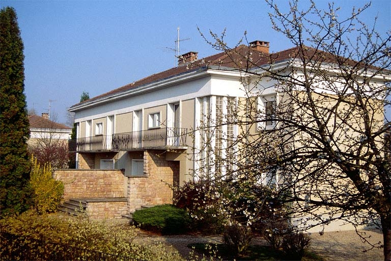 Maison d'ingénieurs de type 5F, 5, 7 rue Gay-Lussac, vue depuis la rue. © Laurent Poupard / Région Bourgogne-Franche-Comté, Inventaire du patrimoine - 1989