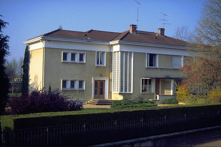 Façade antérieure. © Laurent Poupard / Région Bourgogne-Franche-Comté, Inventaire du patrimoine - 1989