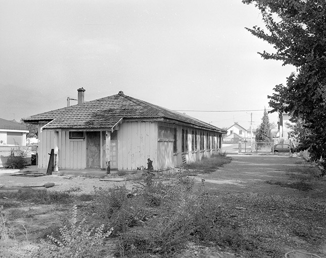 L'ancien dortoir, actuellement M.J.C., rue de Genêve. © Yves Sancey / Région Bourgogne-Franche-Comté, Inventaire du patrimoine - 1989 L'ancien dortoir, actuellement M.J.C., rue de Genêve. © Yves Sancey / Région Bourgogne-Franche-Comté, Inventaire du patrimoine - 1989