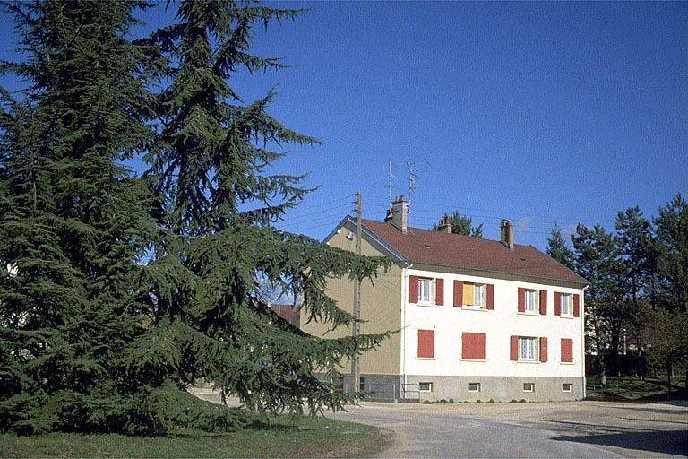 Façade postérieure. © Laurent Poupard / Région Bourgogne-Franche-Comté, Inventaire du patrimoine - 1989 Façade postérieure. © Laurent Poupard / Région Bourgogne-Franche-Comté, Inventaire du patrimoine - 1989
