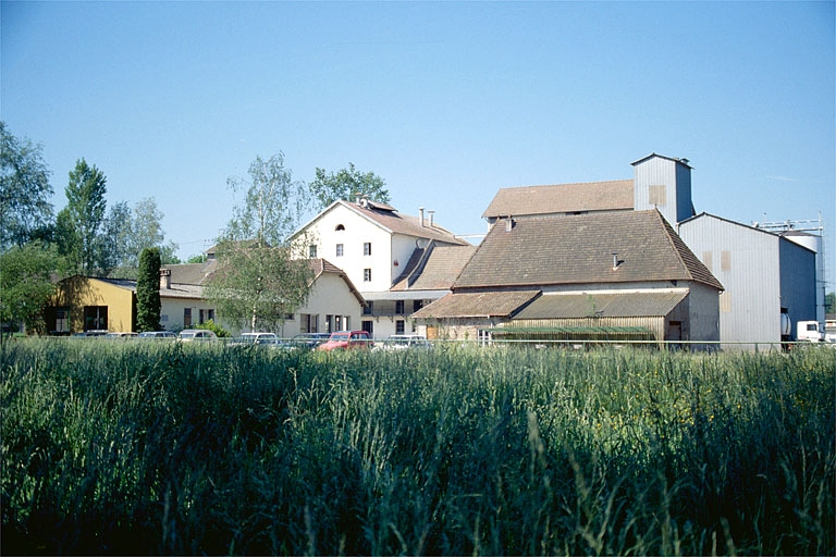 Bureau, atelier de fabrication, atelier de réparation et silos vus du nord-ouest. © Laurent Poupard / Région Bourgogne-Franche-Comté, Inventaire du patrimoine - 1989