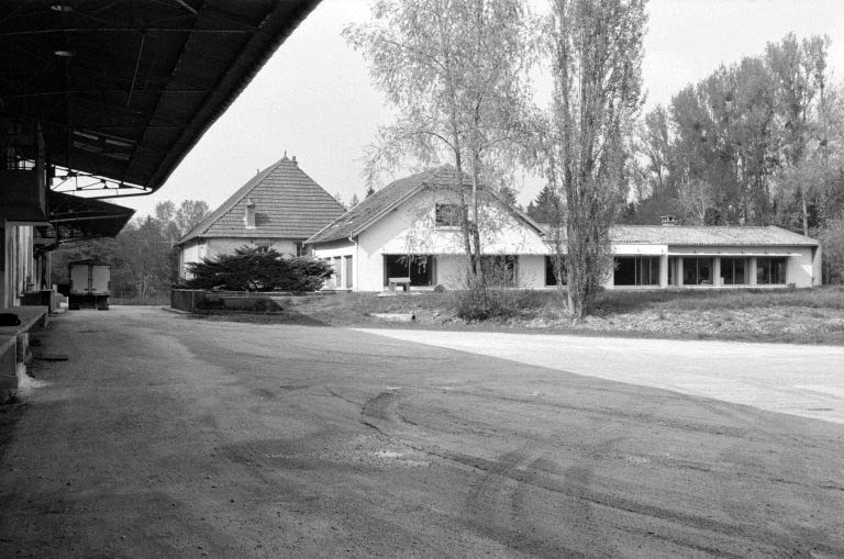 Façade postérieure du bureau. © Laurent Poupard / Région Bourgogne-Franche-Comté, Inventaire du patrimoine - 1989