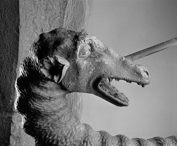 Détail : la tête du dragon. © Jérôme Mongreville / Région Bourgogne-Franche-Comté, Inventaire du patrimoine - 1989