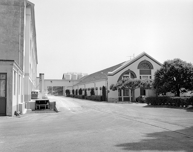 Bureaux (20), vus de trois quarts gauche. © Yves Sancey / Région Bourgogne-Franche-Comté, Inventaire du patrimoine - 1989