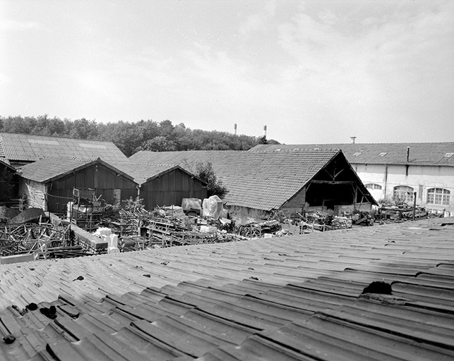 Hangar à terre (25). © Yves Sancey / Région Bourgogne-Franche-Comté, Inventaire du patrimoine - 1989
