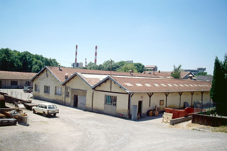 Atelier de réparation (31), vu de trois quarts droit. © Laurent Poupard / Région Bourgogne-Franche-Comté, Inventaire du patrimoine - 1989