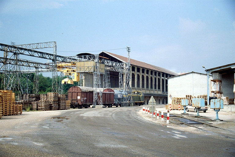 Pont-bascule (40), pont roulant (17) et hangar à terre (18). © Laurent Poupard / Région Bourgogne-Franche-Comté, Inventaire du patrimoine - 1989