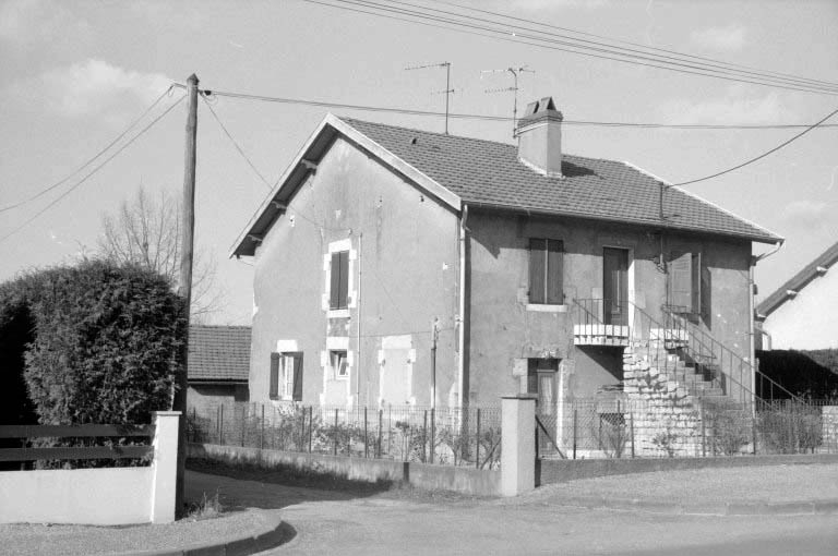 Cité ouvrière, partie sud : Maison de la Carrière (2). © Laurent Poupard / Région Bourgogne-Franche-Comté, Inventaire du patrimoine - 1989