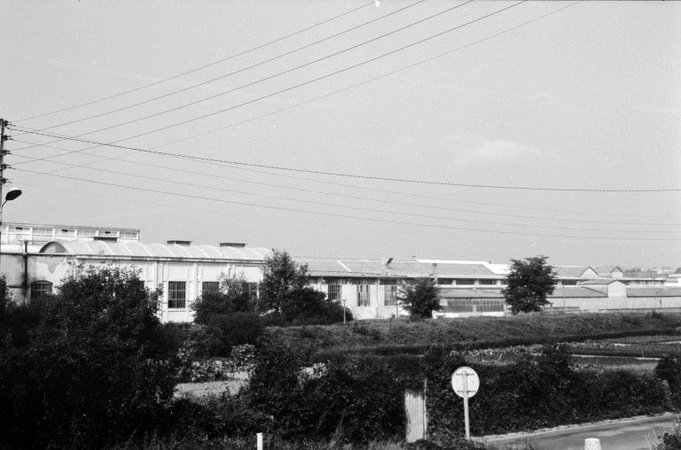 Salle des machines (10) et atelier de fabrication (9), depuis l'est. © Laurent Poupard / Région Bourgogne-Franche-Comté, Inventaire du patrimoine - 1989 Salle des machines (10) et atelier de fabrication (9), depuis l'est. © Laurent Poupard / Région Bourgogne-Franche-Comté, Inventaire du patrimoine - 1989