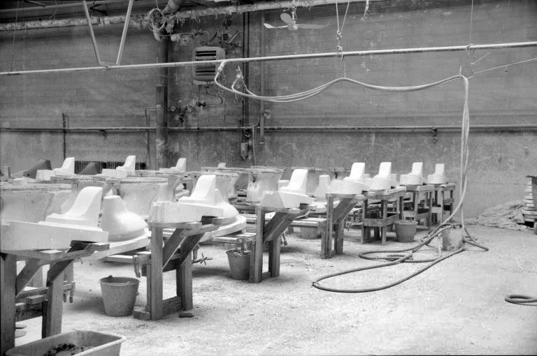 Atelier de coulage C (9) : bancs de coulage. © Laurent Poupard / Région Bourgogne-Franche-Comté, Inventaire du patrimoine - 1989 Atelier de coulage C (9) : bancs de coulage. © Laurent Poupard / Région Bourgogne-Franche-Comté, Inventaire du patrimoine - 1989