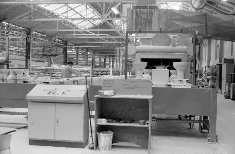 Atelier (9) : arrière du four Riedhammer. © Laurent Poupard / Région Bourgogne-Franche-Comté, Inventaire du patrimoine - 1989 Atelier (9) : arrière du four Riedhammer. © Laurent Poupard / Région Bourgogne-Franche-Comté, Inventaire du patrimoine - 1989