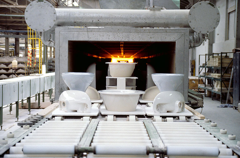 Atelier (9) : défournement. © Laurent Poupard / Région Bourgogne-Franche-Comté, Inventaire du patrimoine - 1989