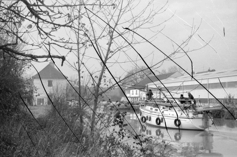 Vue d'ensemble depuis l'est. © Laurent Poupard / Région Bourgogne-Franche-Comté, Inventaire du patrimoine - 1989