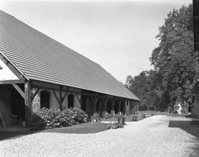 Halle à charbon vue de trois quarts en 1989. © Yves Sancey / Région Bourgogne-Franche-Comté, Inventaire du patrimoine - 1989