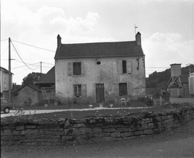 Logement. Vue de face en 1989. © Yves Sancey / Région Bourgogne-Franche-Comté, Inventaire du patrimoine - 1989