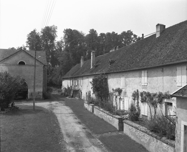 château fort © Jérôme Mongreville / Région Bourgogne-Franche-Comté, Inventaire du patrimoine - 1989