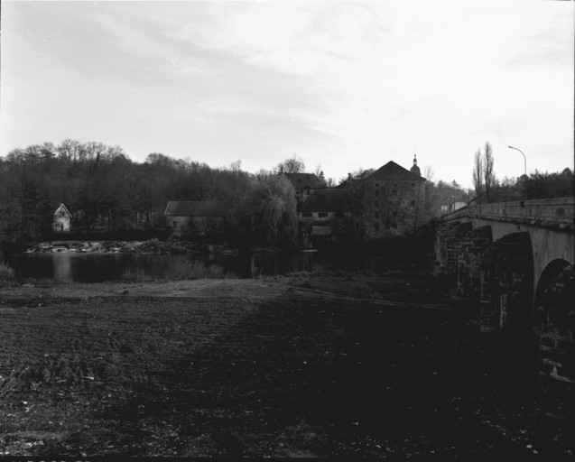Vue d'ensemble depuis l'ouest en 1989. © Yves Sancey / Région Bourgogne-Franche-Comté, Inventaire du patrimoine - 1989