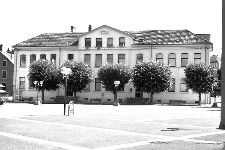 Vue d'ensemble. © Bernard Lardière / Région Bourgogne-Franche-Comté, Inventaire du patrimoine - 1989 Vue d'ensemble. © Bernard Lardière / Région Bourgogne-Franche-Comté, Inventaire du patrimoine - 1989