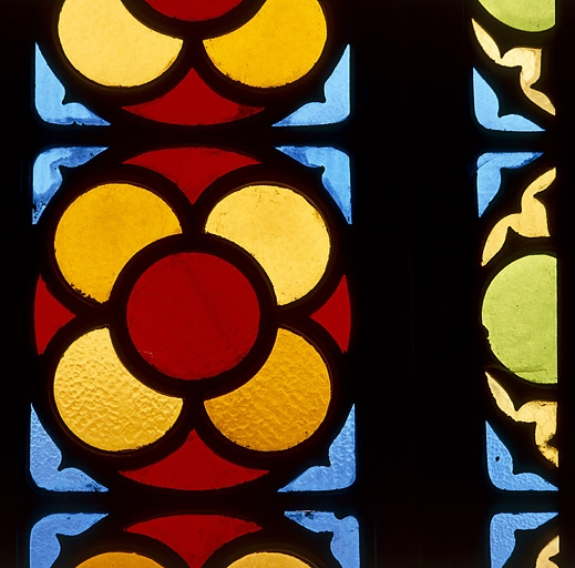 Verrière (baie 9), détail : quadrilobe n°2. © Yves Sancey / Région Bourgogne-Franche-Comté, Inventaire du patrimoine - 1990