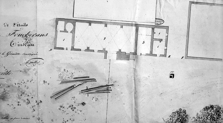 Logement patronal (B) en 1827 : plan au rez-de-chaussée (retombe levée). © Yves Sancey / Région Bourgogne-Franche-Comté, Inventaire du patrimoine - 1990 Logement patronal (B) en 1827 : plan au rez-de-chaussée (retombe levée). © Yves Sancey / Région Bourgogne-Franche-Comté, Inventaire du patrimoine - 1990