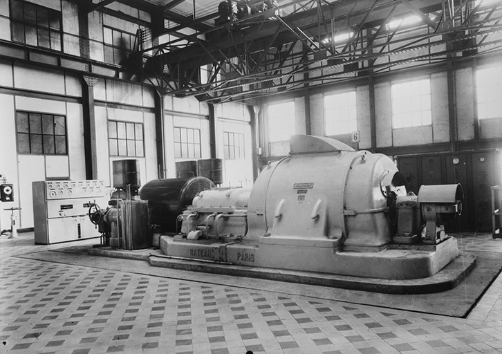 Bâtiment des générateurs : turboalternateur Rateau - Brown Boveri, vers 1940. © Jérôme  Mongreville (reproduction), Charnotet / Région Bourgogne-Franche-Comté, Inventaire du patrimoine - 1990 Bâtiment des générateurs : turboalternateur Rateau - Brown Boveri, vers 1940. © Jérôme  Mongreville (reproduction), Charnotet / Région Bourgogne-Franche-Comté, Inventaire du patrimoine - 1990