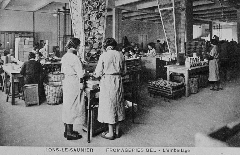 Lons-le-Saunier - Fromageries Bel - L'emballage. © Laurent  Poupard (reproduction) / Région Bourgogne-Franche-Comté, Inventaire du patrimoine - 1990