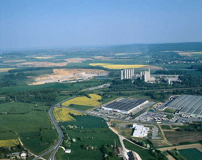 Vue aérienne, depuis le sud. © Yves Sancey / Région Bourgogne-Franche-Comté, Inventaire du patrimoine - 1990
