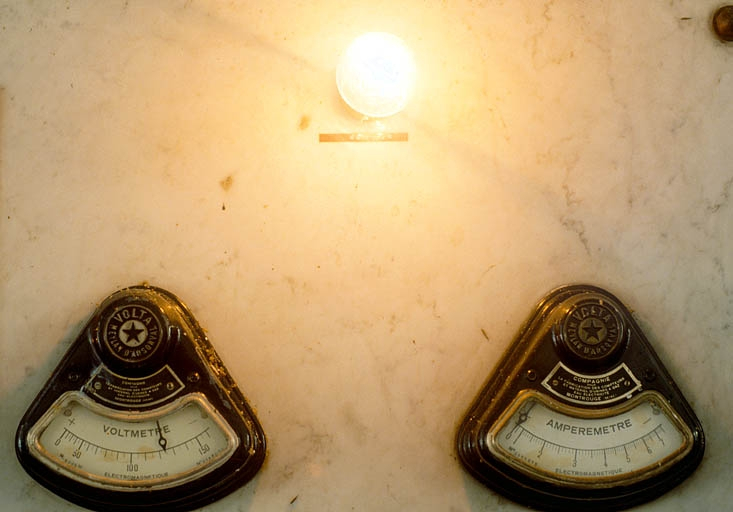 Détail du tableau de contrôle. © Laurent Poupard / Région Bourgogne-Franche-Comté, Inventaire du patrimoine - 1990