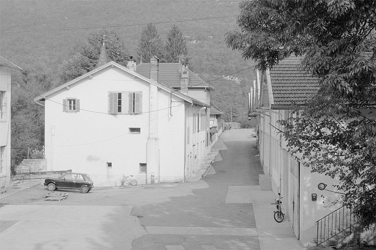 Bureau désaffecté et logement de contremaître. © Laurent Poupard / Région Bourgogne-Franche-Comté, Inventaire du patrimoine - 1990