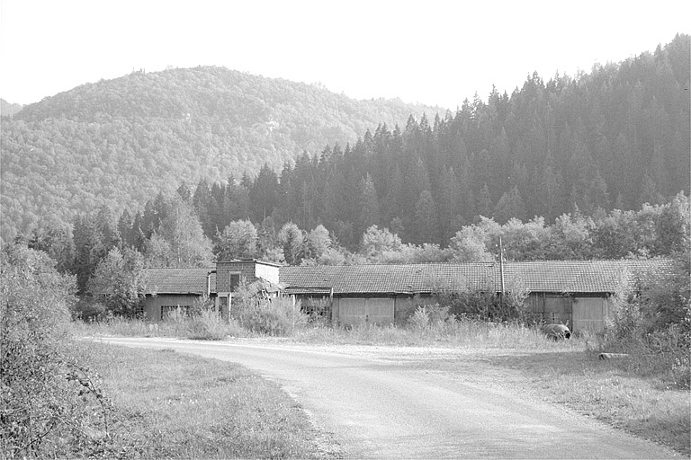 Façade côté route. © Laurent Poupard / Région Bourgogne-Franche-Comté, Inventaire du patrimoine - 1990