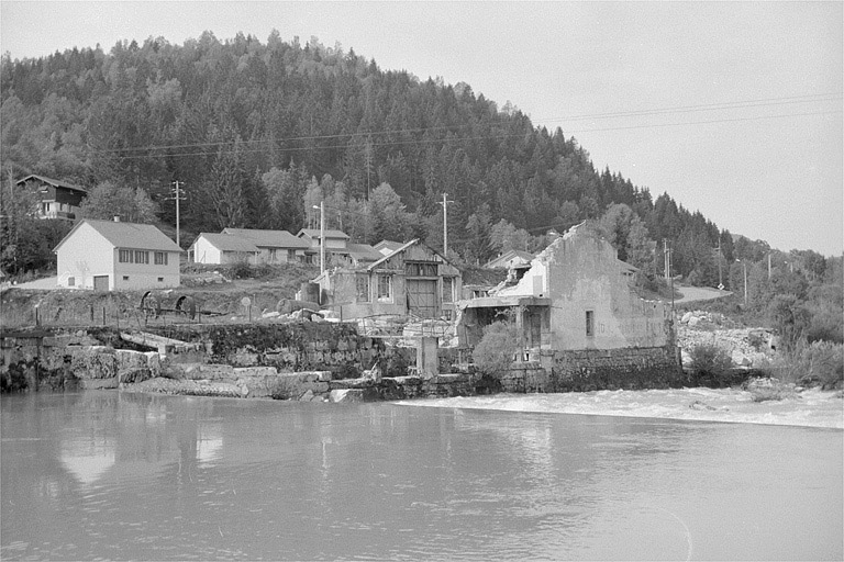 Vestiges, côté Bienne. © Laurent Poupard / Région Bourgogne-Franche-Comté, Inventaire du patrimoine - 1990