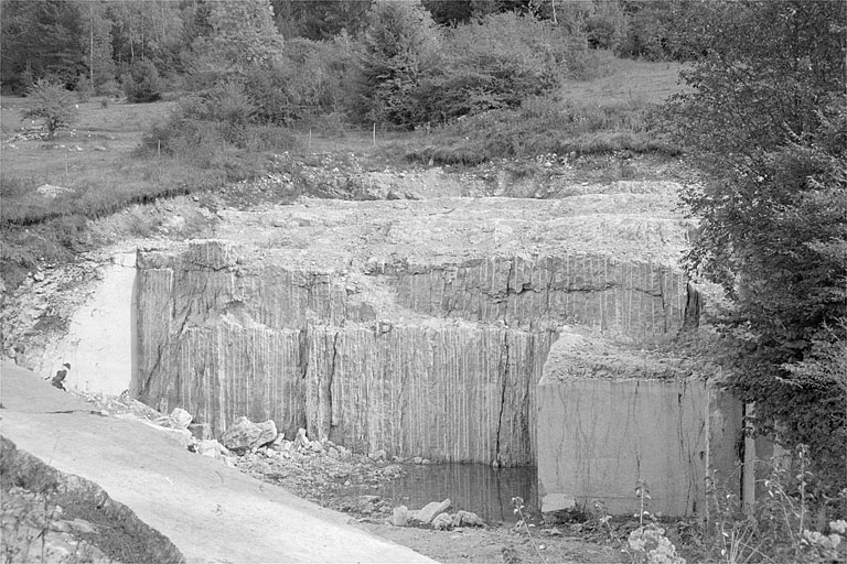 Carrière à ciel ouvert. © Laurent Poupard / Région Bourgogne-Franche-Comté, Inventaire du patrimoine - 1990