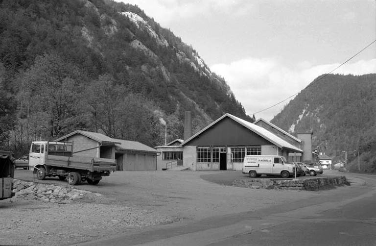Vue d'ensemble de la façade antérieure. © Laurent Poupard / Région Bourgogne-Franche-Comté, Inventaire du patrimoine - 1990