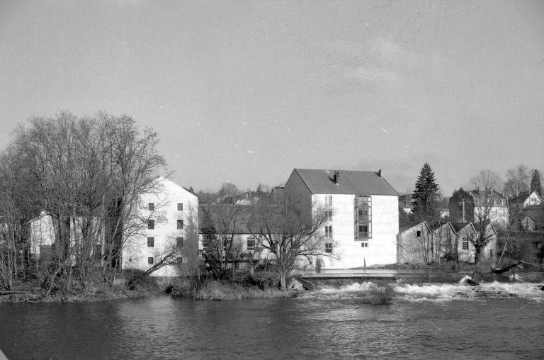 Vue d'ensemble depuis le sud, en 1990. © Laurent Poupard / Région Bourgogne-Franche-Comté, Inventaire du patrimoine - 1990