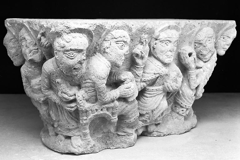 Premier grand côté : le Christ et quatre apôtres, vu de trois quarts. © Jérôme Mongreville / Région Bourgogne-Franche-Comté, Inventaire du patrimoine - 1990